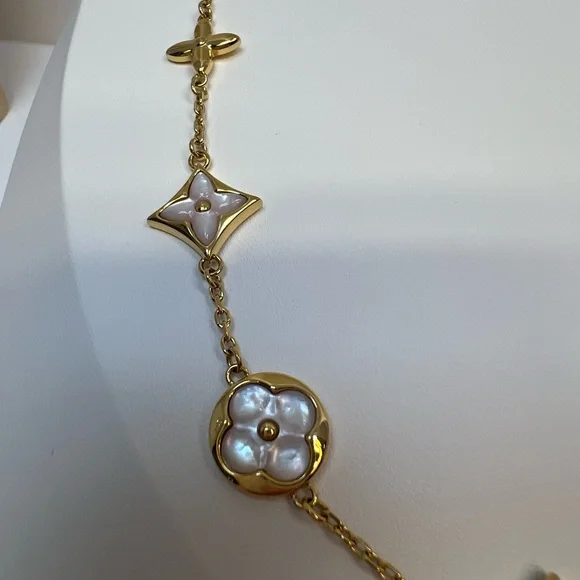 NMP35 High-end Genuine 3D NUDE Mother of Pearl 18K Yellow Gold Pl Long Necklace